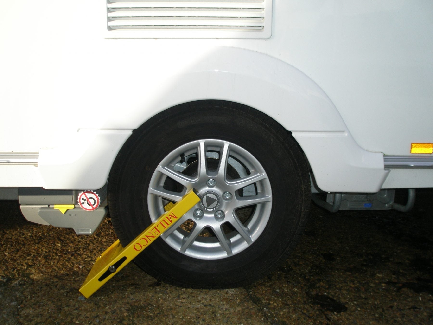  Milenco Compact Wheelclamp