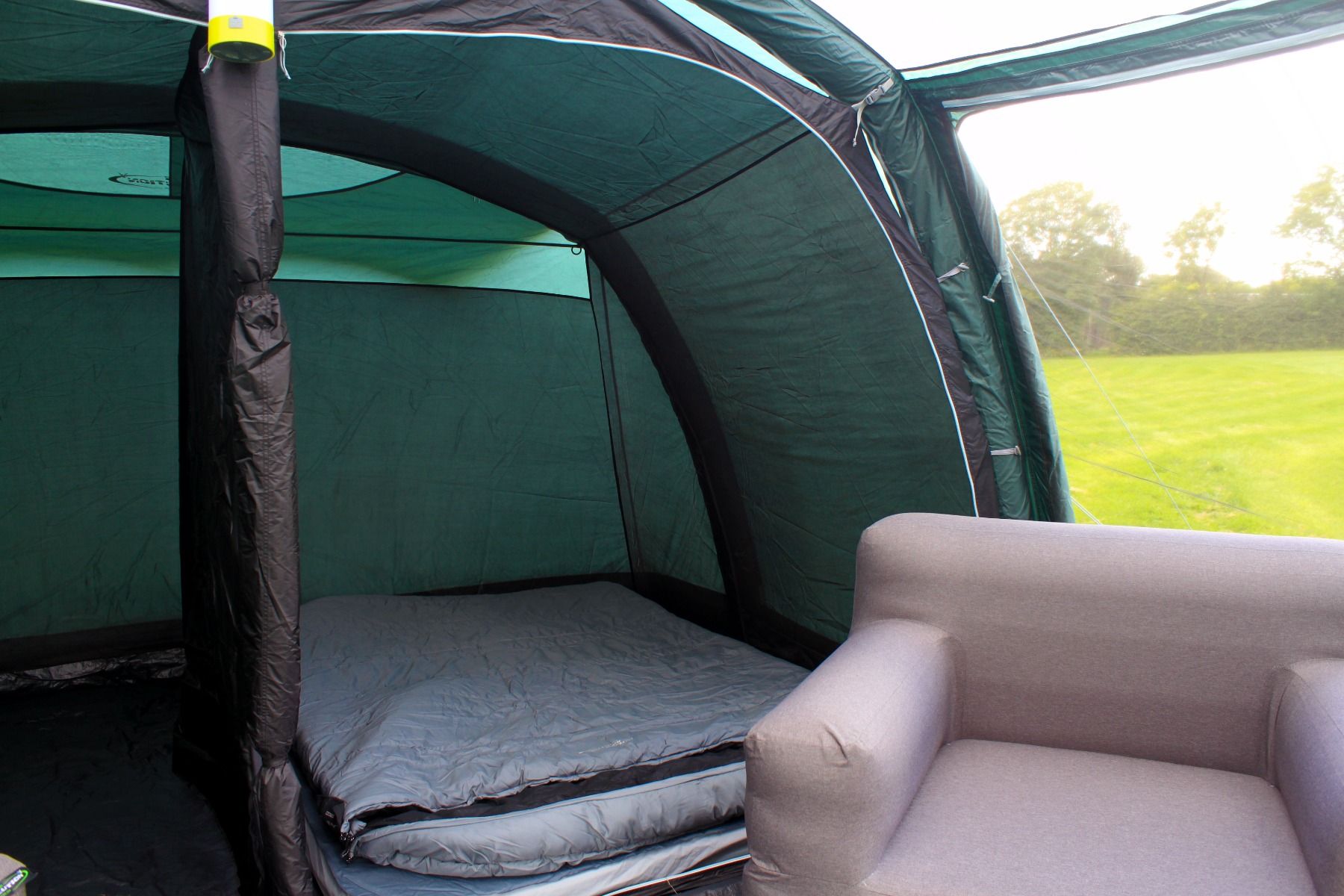  Outdoor Revolution Atom 600 Air Tent With Free Footprint
