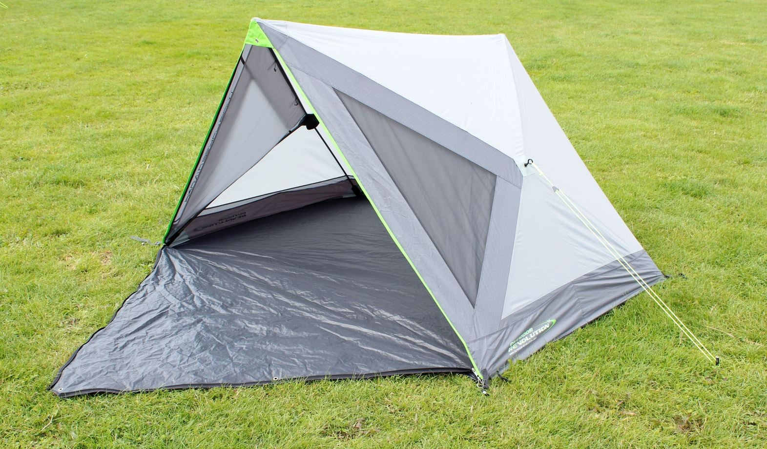  Outdoor Revolution Pronto Beach Bum Shelter