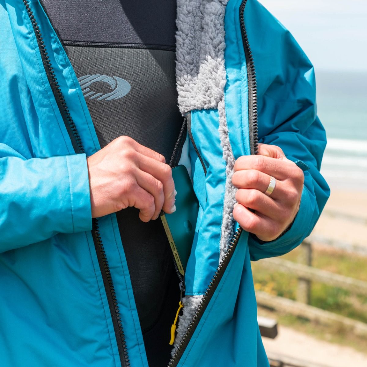  Osprey Unisex Changing Robe Teal